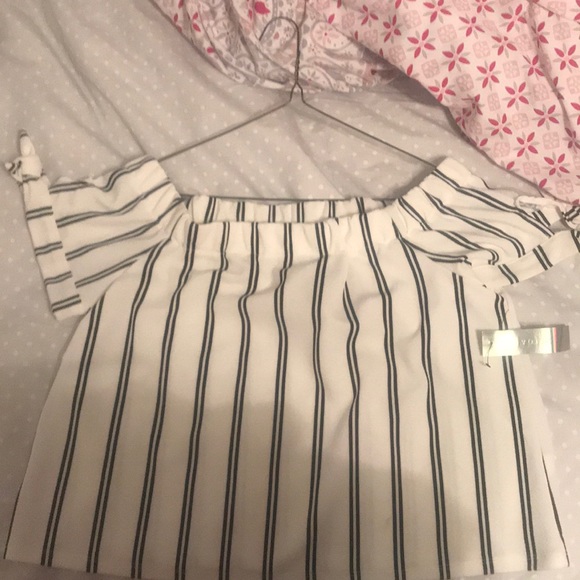 Striped off the shoulder top - Picture 2 of 3